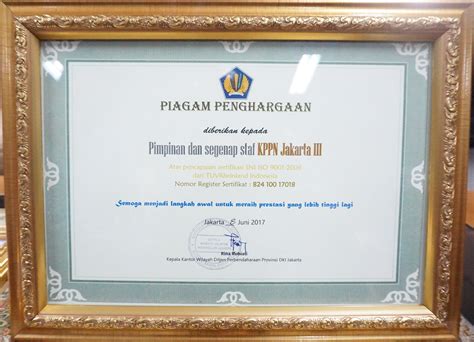 Bikin plakat semarang contoh piagam penghargaan pemain terbaik pengakuan karyawan adalah cara untuk membiarkan karyawan tahu bahwa bos dan nilai manajemen orang mereka, dan mereka melakukan pekerjaan yang fantastis. Daftar Penghargaan