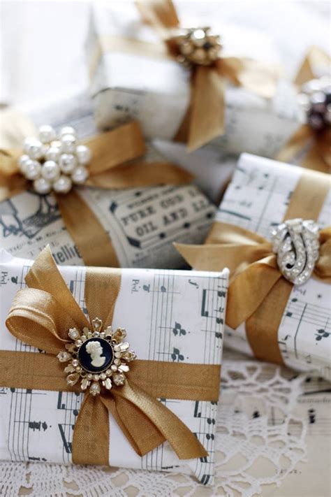 Maybe you would like to learn more about one of these? 20 Chic Holiday Decorating Ideas with a Black, Gold, and ...