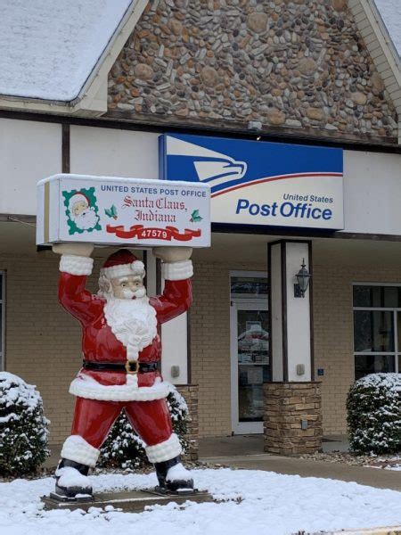 Santa Claus This Indiana Town Keeps A Cherished Holiday Tradition Alive