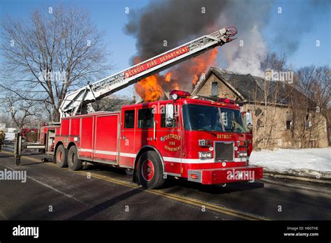 Firefighter Scba Ladder Hi Res Stock Photography And Images Alamy