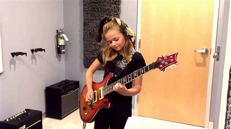 Welcome To The Jungle Little Girl Plays First Guitar Solo