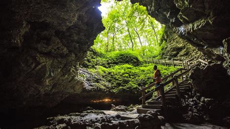 Iowa Caves Six Of The Best Caves To Explore In Northeast Iowa