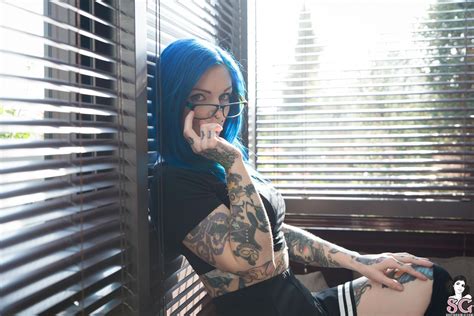 Beautiful Suicide Girl Riae The Theory Of Riaelativity 9 High