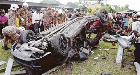 Honda accord tahun 1991 kereta boleh jalan jauh roadtax hidup 2 owner. Mayat Mohd Kamal Tersepit di dalam kereta