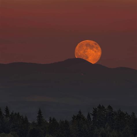 A Supermoon Like This Wont Happen Again Until 2034 Super Moon