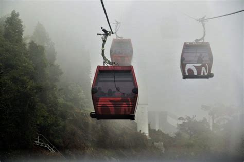 The genting highland is situated in kuala lumpur and is in fact a hill resort at an average elevation of 1,740 metres (5,710 ft) within the titiwangsa mountains on the border between the states of pahang and selangor of malaysia. Genting Highlands Top 10 Things To Do Kuala Lumpur - i ...