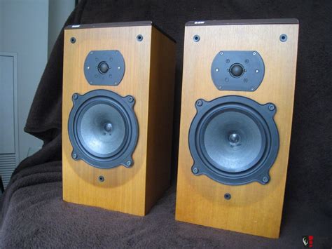 Bandw Dm 22 Loudspeakers For Sale Canuck Audio Mart