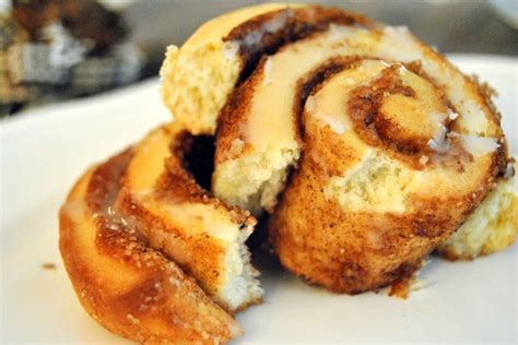 Cold brew iced coffee, vanilla. What's Really Inside a Cinnabon Classic Cinnamon Roll ...