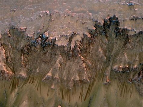 Nasa Finds New Evidence Of Liquid Water On Mars