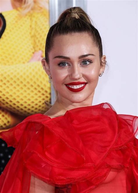 Miley Cyrus Naked During Rock Climbing Session This Crazy Anecdote In