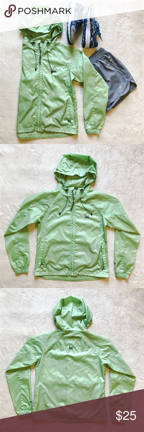 ☔️ultra Lightweight Rain Jacket☔️ This Sierra Designs Jacket Is So