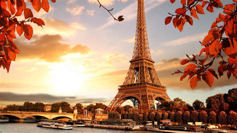 1366x768 Eiffel Tower In Autumn France Paris Fall 1366x768