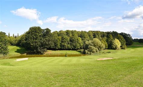 In einem seitenflügel des schlossartigen. Altenhof Golf Club