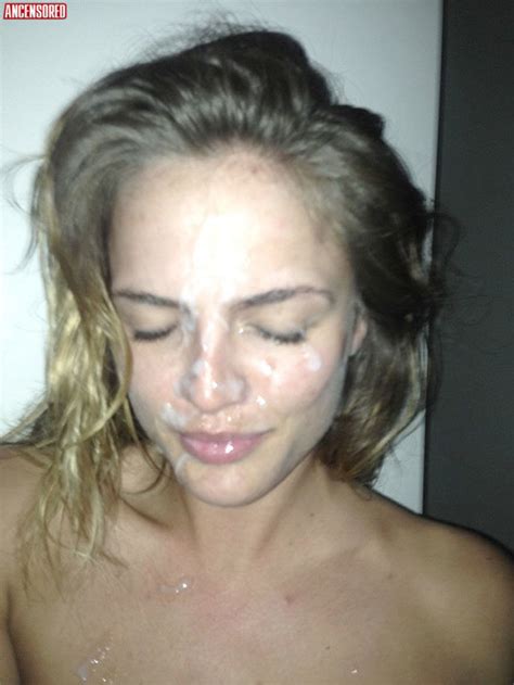 Naked Kelsey Laverack In Leaks