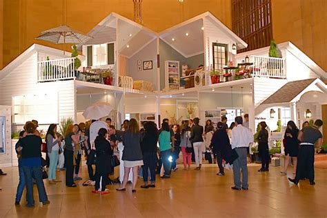 Nyc ♥ Nyc Giant Dollhouse In Grand Central Terminals Vanderbilt Hall