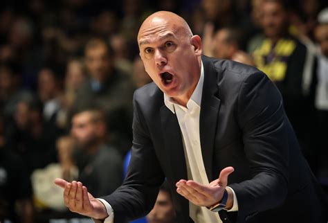 הפועל יונט חולון היא קבוצת כדורסל ישראלית מהעיר חולון. אייזיק: "ספאחיה מתלהם ומתבזה"