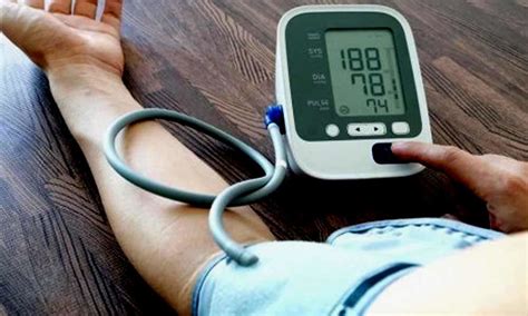 Orang sehat bisa memiliki tekanan darah tinggi jika mengalami stres, kurang tidur dan kurang aktivitas fisik. Petua Darah Tinggi / Yup, ini adalah gangguan pada tekanan ...