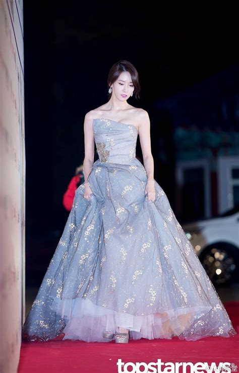 Đẳng Cấp Nữ Thần Của Yoona Nên Mặc Váy Bánh Bèo Hay Suit Cá Tính Mới Hợp Ảnh 1 Kpop Girl