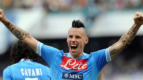Он играет на позиции центр. Serie A: Napoli midfielder Marek Hamsik commits his future ...