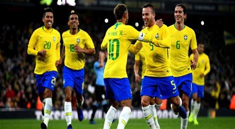 Фернандес начал занятие в общей группе 19 июня 11:41. Состав Бразилии на Кубок Америки по футболу 2019