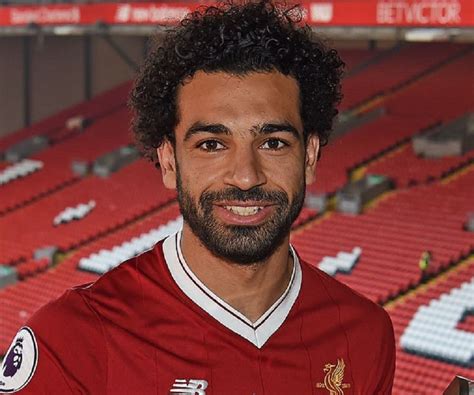 In 2021, salah will earn a base salary of £10,400,000, while carrying a cap hit of £10,400,000. Mohamed Salah Biography - Facts, Childhood, Family ...