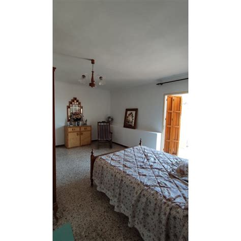 Situado a 1km del casco antiguo de la monumental ciudad de ronda, con espectaculares vistas de la misma. Alquilar chalet en Ronda de 100 M² - ref.14242 - Ideal Casa