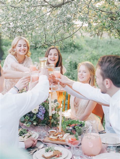 Cultivate the Ideal Guest List and Throw the Perfect Garden Party