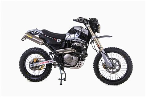 Die fmx 650 ist ein motorrad von honda. "Sand 650": Honda FMX 650 Desert Sled - BikeBound
