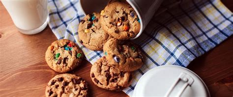 In a very large mixing bowl, combine the eggs and sugars. Paula Deen Spritz Cookie Recipe / Paula Deen Spritz Cookie ...