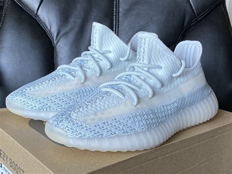 Their clothes with arrows, oil paintings, and speed bump signs have been sought after by many people. Rep VS Retail Yeezy 350 v2 Cloud White NR - An In-Depth ...