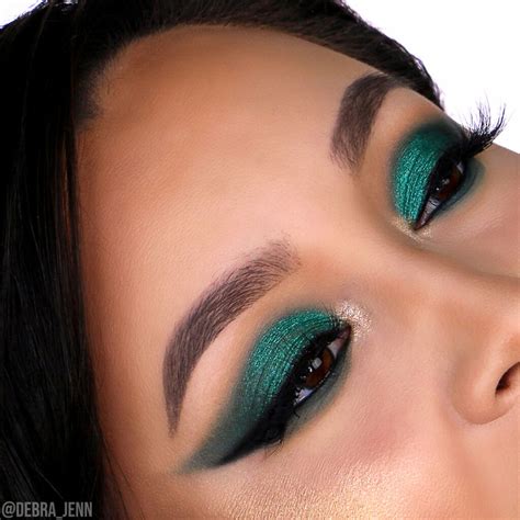 Green Eyeshadow Looks Thatll Make You Want To Go Green Debra Jenn