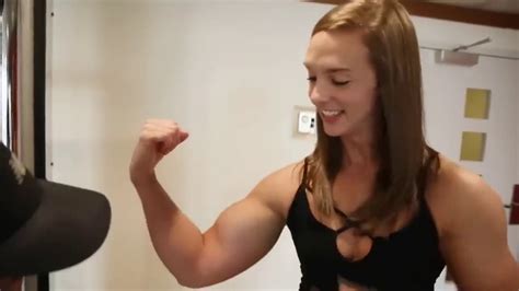 Muscled Babe Flexes Pictures Telegraph
