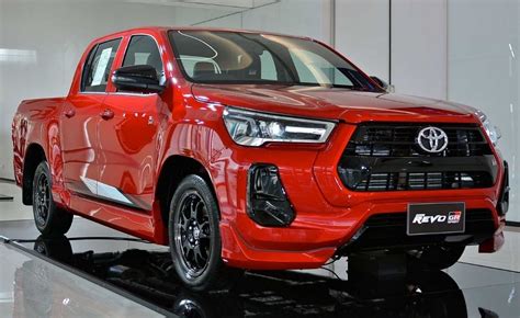 Toyota Hilux Gr Sport Con Suspensión Rebajada Estilo De Calle Para La