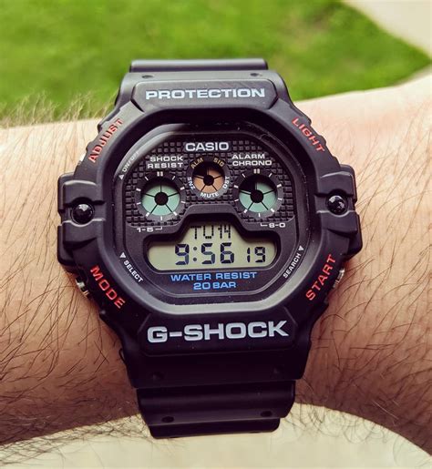 The design and face colors of the original models have been reproduced for this new version. Casio G-Shock DW-5900-1E купить в официальном магазине G ...