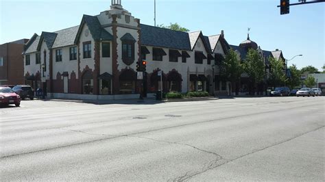 Downtown Libertyville Has Many Interesting Shops And Restaurants