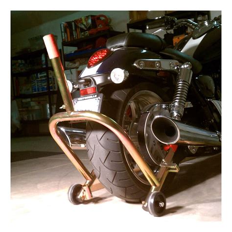 Pit bull's distinctive gold and red colors make it easy to spot the highest quality motorcycle stands on the market for your sportbikes, dirtbikes, or cruisers. Pit Bull Rear Stand Triumph Thunderbird - RevZilla