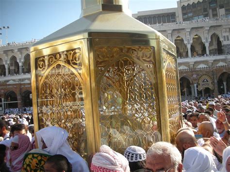 Doa nabi ibrahim untuk keturunannya supaya anak rajin. Maqam Ibrahim, Bangunan Istimewa Tak Jauh dari Ka'bah ...