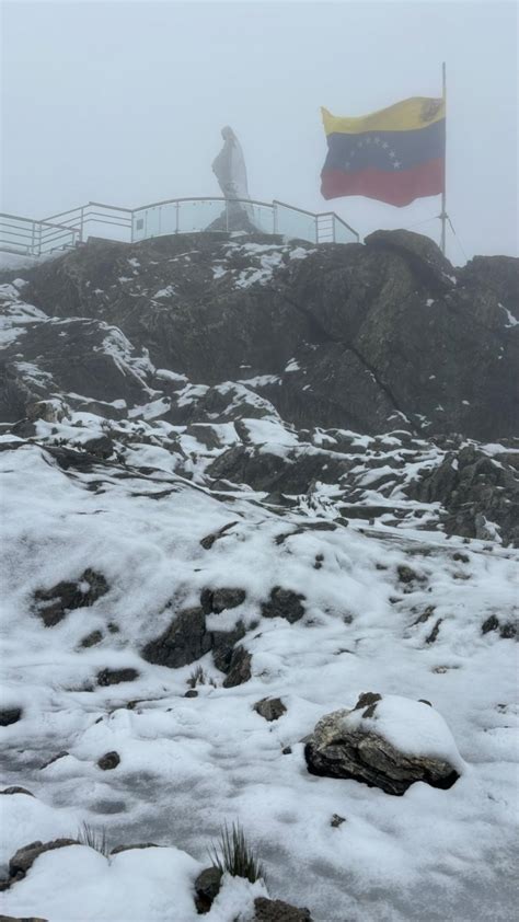 Pico Espejo en Mérida se cubrió de blancó por una nevada