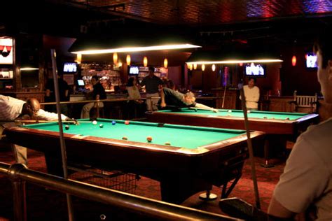 8 ball pool and snooker created and published by obumo games. Amsterdam Billiards Club