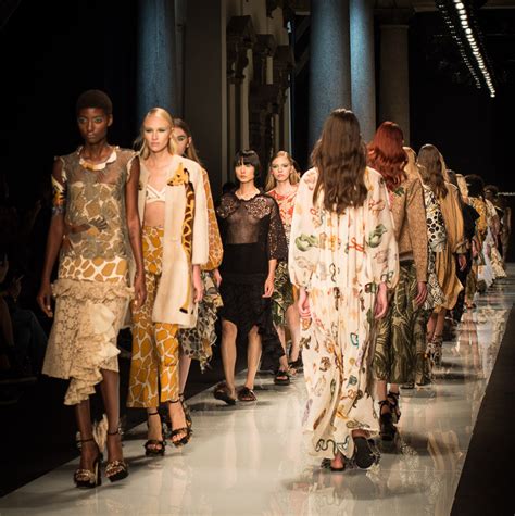Fashion Week Milano 5 Notizie Sulle Sfilate Di Moda Che Ci Aspettano A
