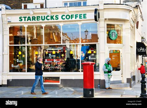Starbucks Coffee Kings Road Chelsea London Sw3 Stock Photo Alamy