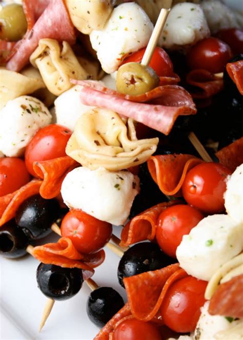 Enjoy a simple and beautiful italian antipasto platter this summer! Creative DIY Party Food Ideas