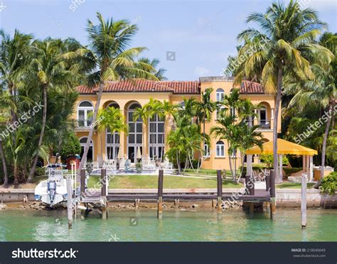 Miamiusa August 26 2014 Luxurious Mansion On Star Island Home Of