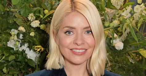 Holly Willoughby Praised By Fans As She Shares Candid Selfie