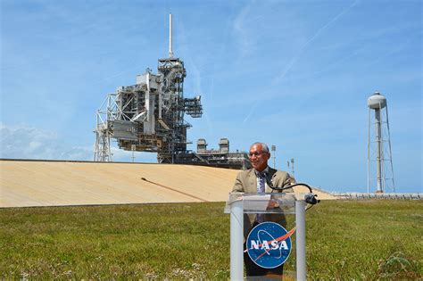 Nasa Signs Over Historic Launch Pad 39a To Spacex Collectspace