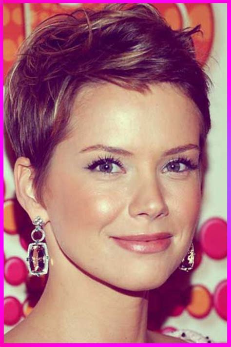 Latest Pixie Haircuts And Style Ideas For Womens With Round Face In