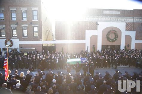 Photo Funeral For Nypd Officer Rafael Ramos Nyp20141227119