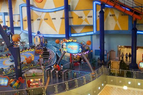 Berjaya times square theme park features a variety of rides, games and virtual entertainment for a. Berjaya Times Square Theme Park. Indoor pretpark in hartje ...