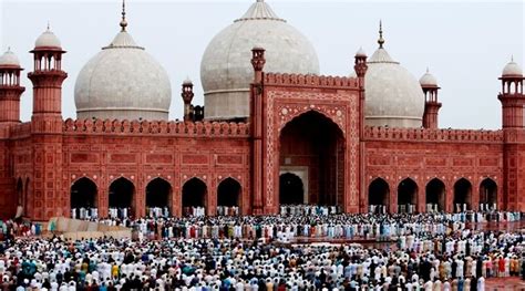 Eid Al Fitr Celebrated In Pakistan With Religious Zeal Irna English