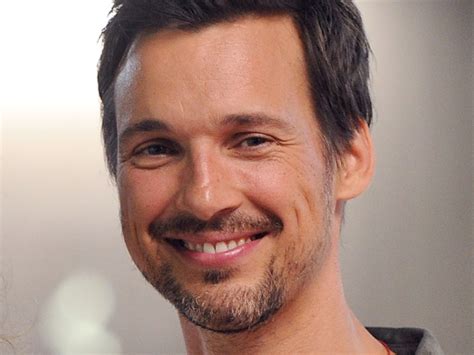 Fitz's career in acting began with his roles in various films like hawaiian gardens (2001), maedchen maedchen ii (2004) with diana amft and 3 grad kaelter (2006). Florian David Fitz morgen im FORUM Offenburg | HITRADIO OHR